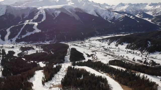 Горнолыжный курорт Архыз, Южный склон, верхняя станция, вид на 6ти креселку смотреть онлайн