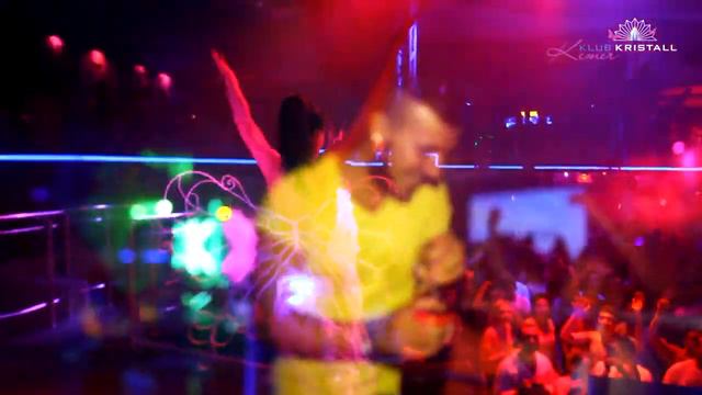 HANDE YENER 25/ 07/2015 in Klub Kristall смотреть онлайн