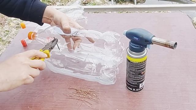 Ветряк из пластиковых бутылок для отпугивания птиц и кротов самоделка своими руками смотреть онлайн