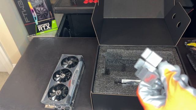 Nvidia RTX 3090 TI Unbox and 3090 Size Comparison смотреть онлайн