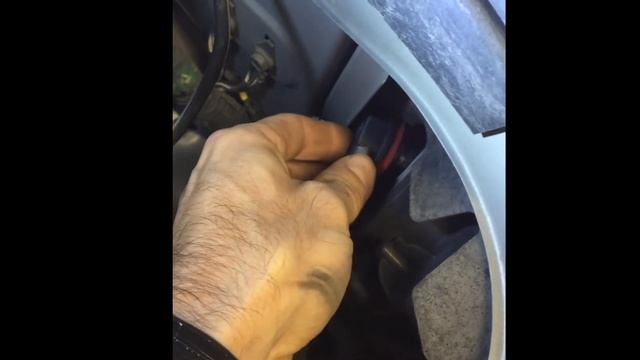 How to change headlight bulb on a Toyota Tundra easy смотреть онлайн