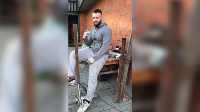 Глава 1. Скамья для жима из металлолома смотреть онлайн