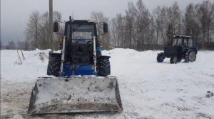 Открытие силосной ямы СЕНАЖА. кормление Коров на ферме. Замена масла в тракторе