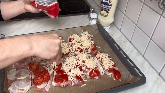 МЯСО В ДУХОВКЕ! БЕЗОТКАЗНЫЙ ВАРИАНТ!?БЫСТРО И ВКУСНО ? смотреть онлайн