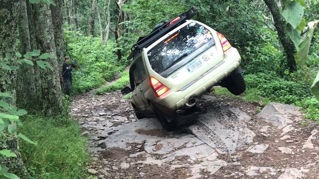 Subaru Forester going down Flagpole Knob, VA смотреть онлайн