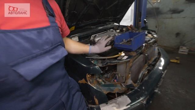 Демонтаж переднего бампера, крыльев, капота и фар на Mitsubishi Pajero Pinin смотреть онлайн