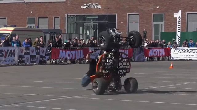 Бешеный Стант на Квадроцикле КТМ 525ХС смотреть онлайн