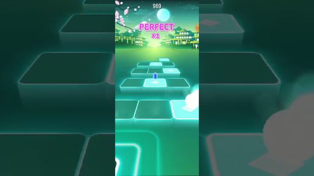 Игра Tiles Hop на песню Не Ангел на режиме бесконечности. смотреть онлайн