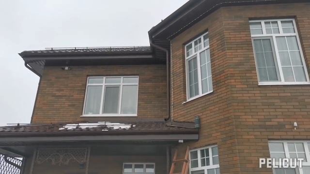 Украшаем дом к новогодним праздникам (вешаем ЛЭД ленту на софиты). смотреть онлайн