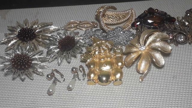 117.Распаковка лота.Сложились комплекты Sarah Coventry и Coro.И еще немного красоты. смотреть онлайн