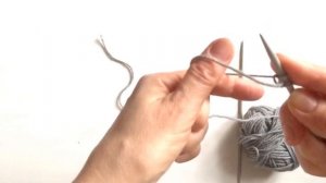 Как набрать спицами петли чтобы край не закручивался?!