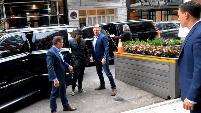 Lady Gaga arrives at the Ludlow Hotel with Michael Bearden in New York смотреть онлайн