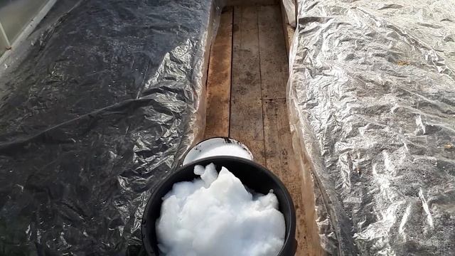 Мои работы в теплицах 19 марта. Скоро буду готовить грядку для посадки томатов. смотреть онлайн
