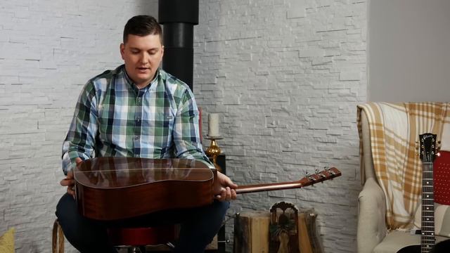 Gibson J45 or Martin D18 - Which one do you prefer? смотреть онлайн