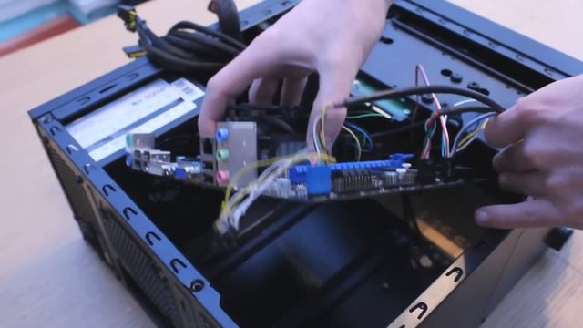 Build your own STEAM BOX! - How to build a gaming PC! смотреть онлайн