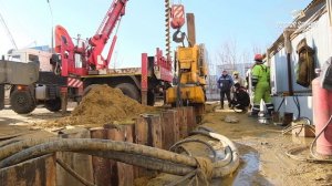 Погружение шпунта Ларсена методом статического вдавливания