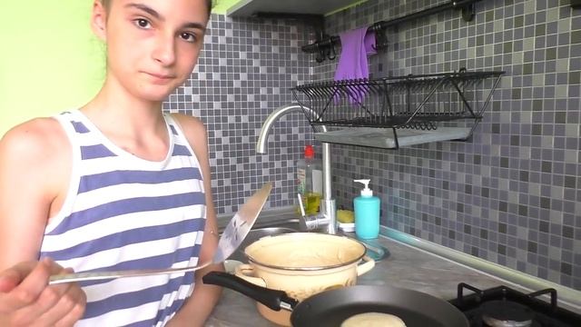 ЧТО ДЕЛАТЬ НА МОРЕ ВО ВРЕМЯ ДОЖДЯ? / КУКИНГ ОТ АЛИСА ИЗИ / ИЗИРОЗА смотреть онлайн