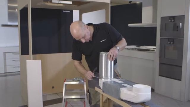GAGGENAU - Vidéo installation système de ventilation plafond смотреть онлайн