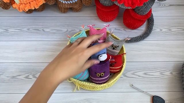 ГОТОВЫЕ РАБОТЫ..ИГРУШКИ.. ПОДВЕСКИ ДЛЯ БРЕЛКОВ.. смотреть онлайн