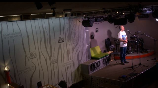 НИКТО ТЕБЯ НЕ ЛЮБИТ ТАК, КАК Я! Танцевальный вечер под виртуозную гармонь смотреть онлайн