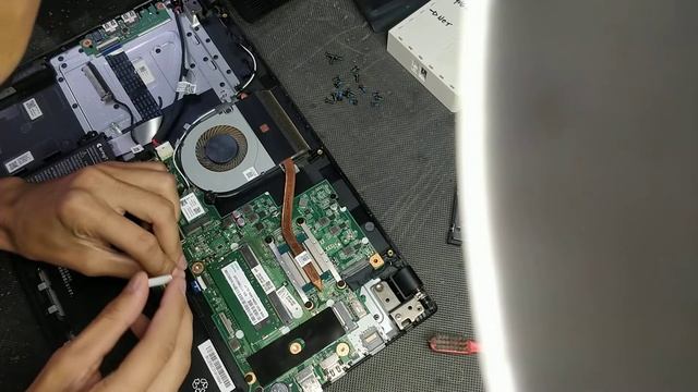 Battery replacement Acer A315 смотреть онлайн