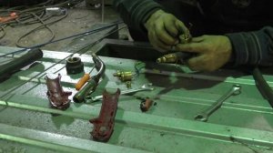 полуавтомат.Кнопку нажимаю проволка не едет.