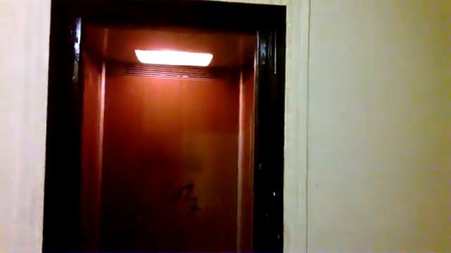 Электрический лифт "залипайка" 1/2 (КМЗ-198Х) г. Москва, Губкина, 14, под-2 (03.04.2018) смотреть онлайн