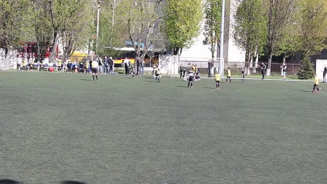 МДЮСШ "Смена" U-10 (Днепр) - Электрометаллург-НЗФ U-10 (Никополь). 22.04.2018. Весь матч. смотреть онлайн