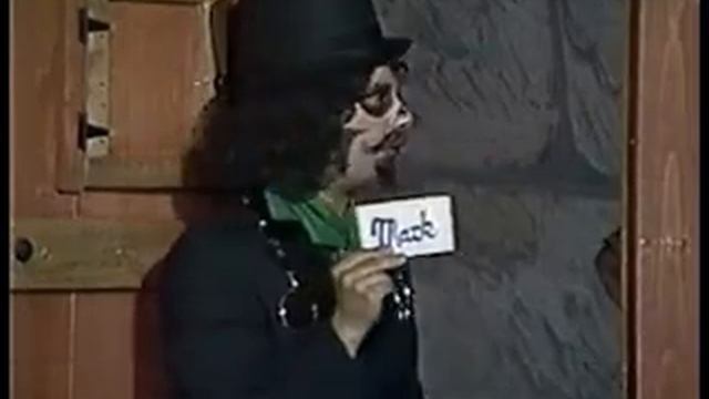 WFLD Channel 32 - Son Of Svengoolie - "The Creature Walks Among Us" (Ending, 1982) смотреть онлайн