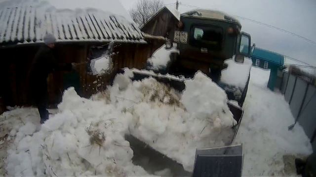Т-40 АМ. Вывоз снега со двора. смотреть онлайн