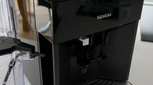 Siemens EQ.500 integral Kaffeevollautomat – Milchsystem reinigen mit autoMilk Clean