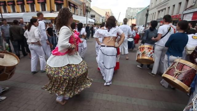 Axe Capoeira Russia. Afro-Brazilian show. Moscow. Arbat. смотреть онлайн