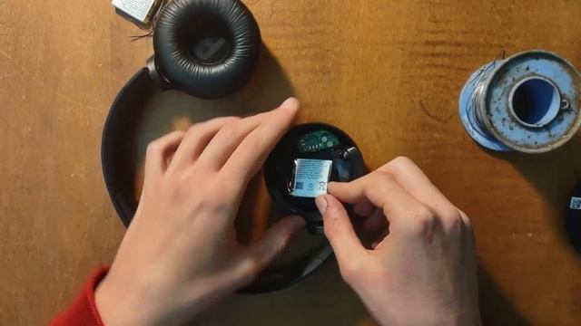 TUTORIAL - Sostituire batteria cuffie bluetooth jbl tune 500bt, 560bt e 450bt смотреть онлайн