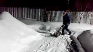 Снегоуборщик для триммера – тест с мотором 2Т