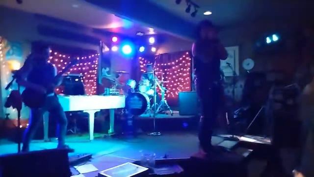 Sons of Royals ft. Jonny Jekyll playing Crazy Train by Ozzy Osbourne смотреть онлайн