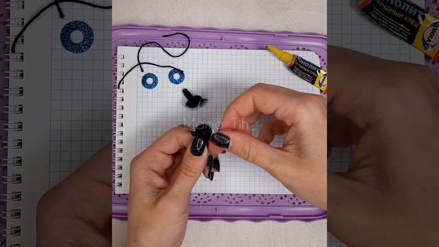 Клеим ресницы к глазам игрушки/ glue the eyelashes to the eyes of the toy смотреть онлайн