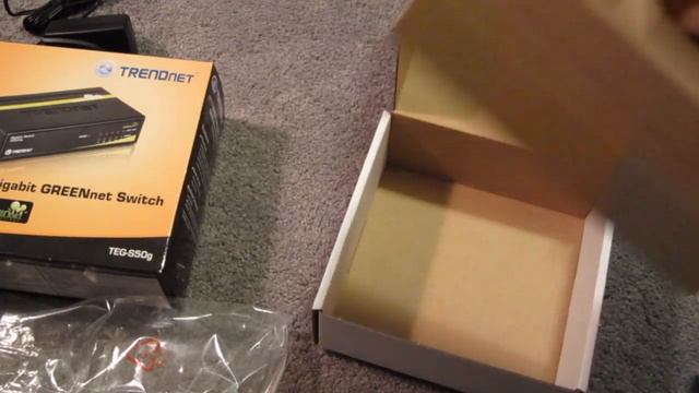 TRENDnet GREENnet 5-port Gigabit Ethernet Switch Unboxing смотреть онлайн