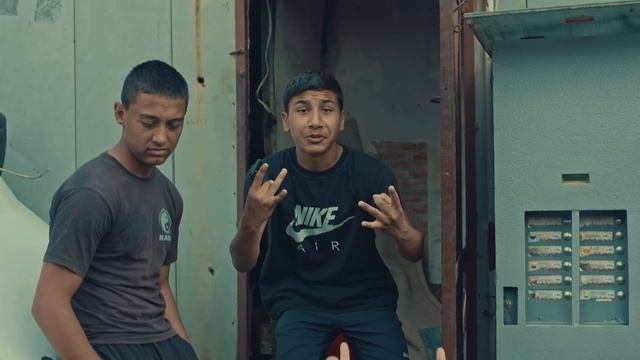 MOM4ETO X FYRE - TOPA NA BANKETA ( OFFICIAL VIDEO )