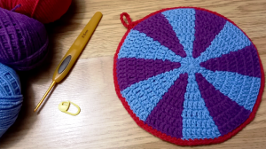 ПРИХВАТКА крючком. Вяжем круглую прихватку лёгким жаккардовым узором