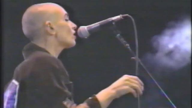 An Embrace Of Hope: concert for Amnesty International (Ft. Peter Gabriel, Sting, & Sinead O'Connor) смотреть онлайн