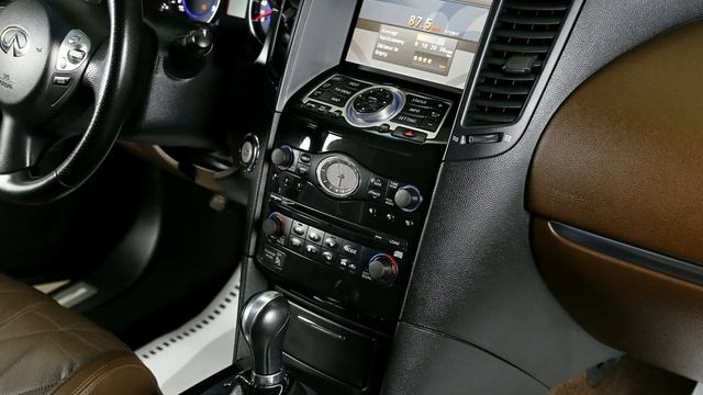 Infiniti FX35 1 смотреть онлайн