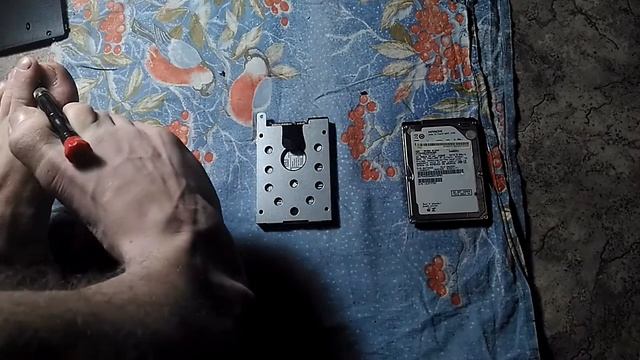 Замена Жесткого диска в ноутбуке на SSD Легко ДАЖЕ ногами смотреть онлайн