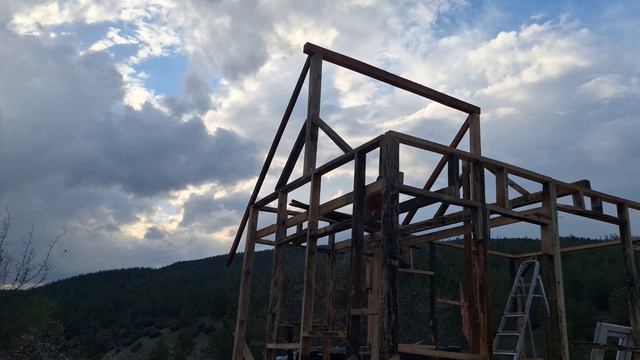 #ahsapev YAPIMI BÖLÜM 6. AHŞAP EVİM ŞEKİL ALMAYA BAŞLADI.#ahşapev #huzur #orman #bağevi смотреть онлайн