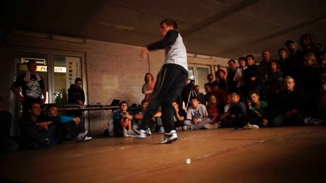 Teembo (Predatorz) vs Amazing Troll (Mafia Thirteen) "Volnorez Jam 2012" Top 4 смотреть онлайн