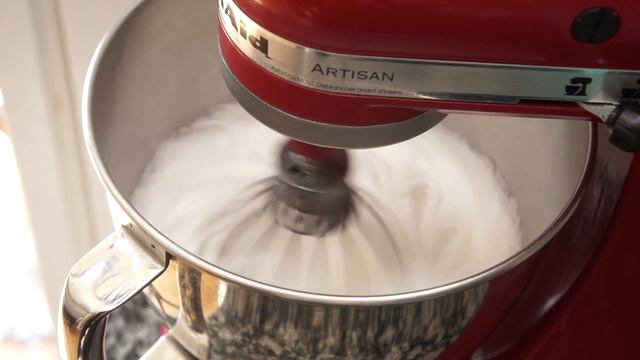 How to achieve perfect MERINGUE using French Method! смотреть онлайн
