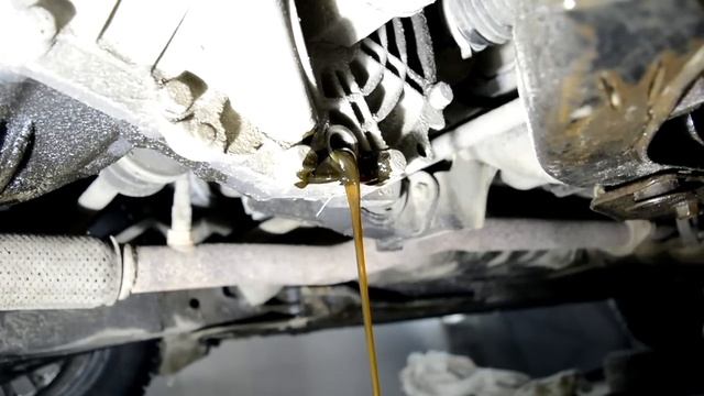 Hyundai Accent 2 (Getz, Elantra) Замена масла в МКПП (Механической коробке передач) смотреть онлайн