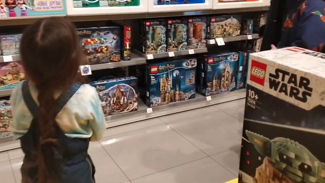 ТЦР "авиапарк",8 марта.Бренды ещё здесь.. смотреть онлайн