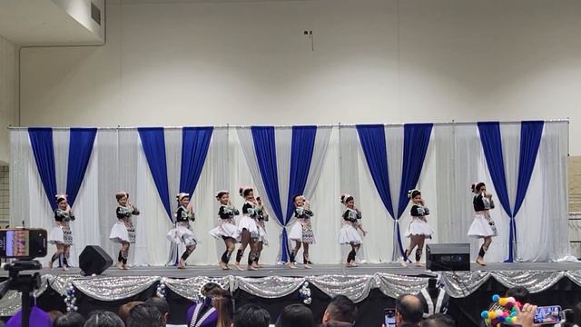 Lotus Hmong dance at MN Hmong New Year 2022 смотреть онлайн