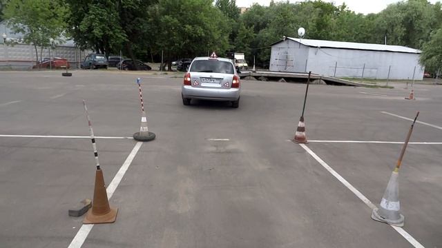 Заезд задом в гараж!!! (Driving school) смотреть онлайн