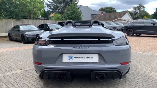2022/72 PORSCHE 718 SPIDER 4.0 PDK IN ARCTIC GREY WITH RACE-TEX INTERIOR смотреть онлайн